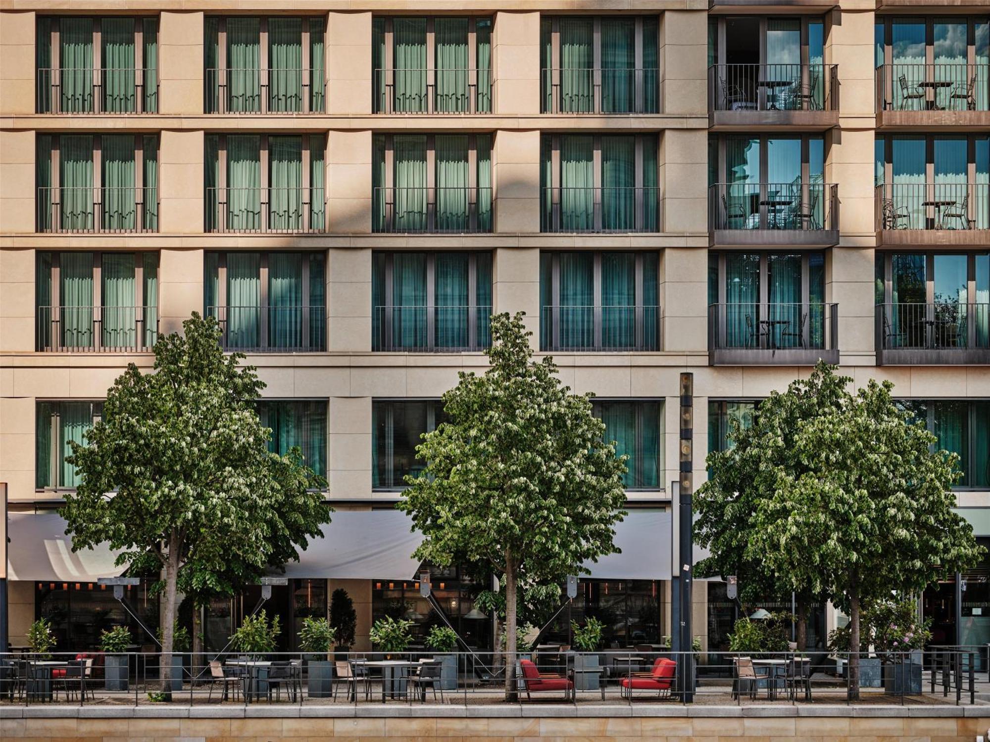 Radisson Blu Hotel, Hotel
