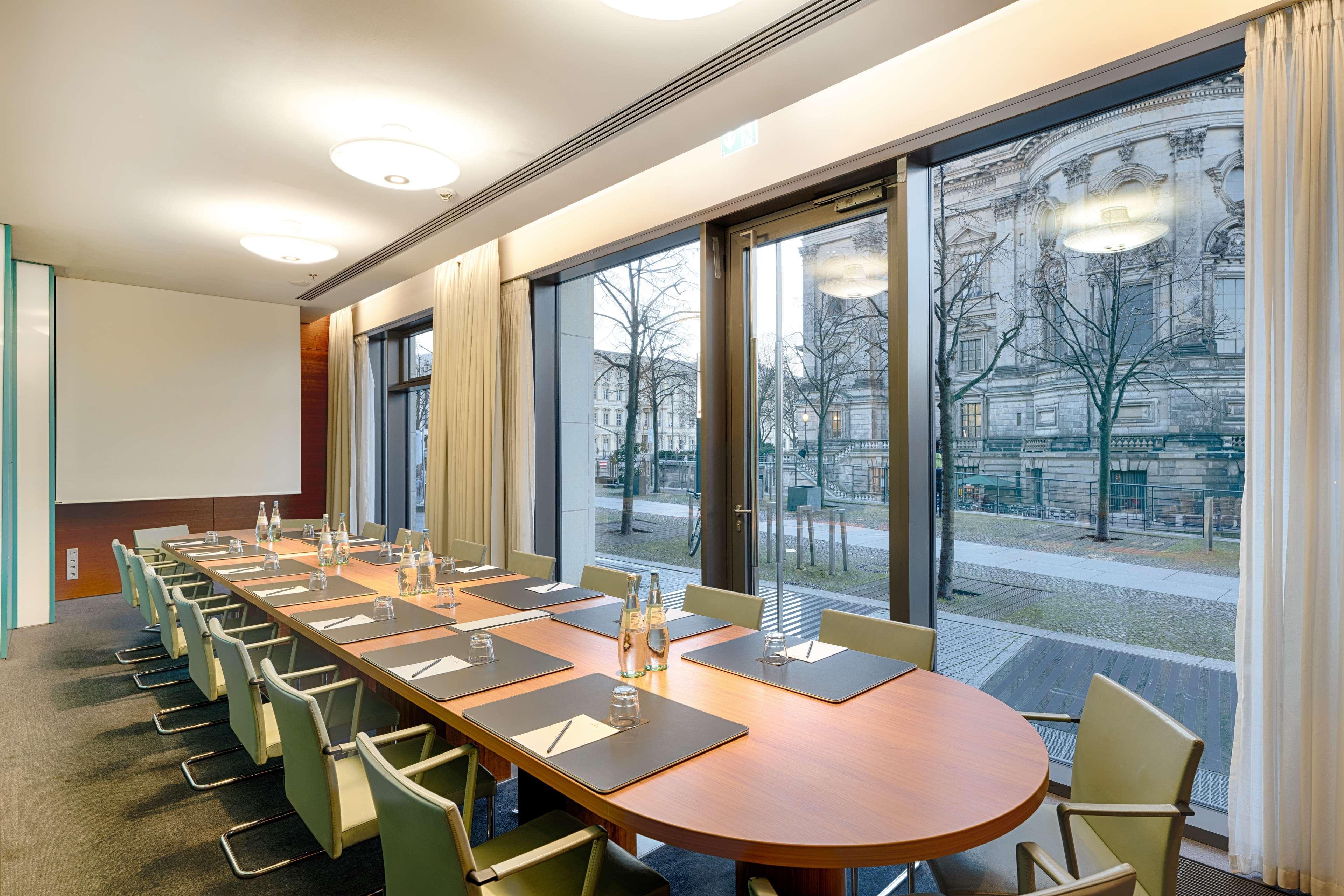 Radisson Collection Hotel, Hotel