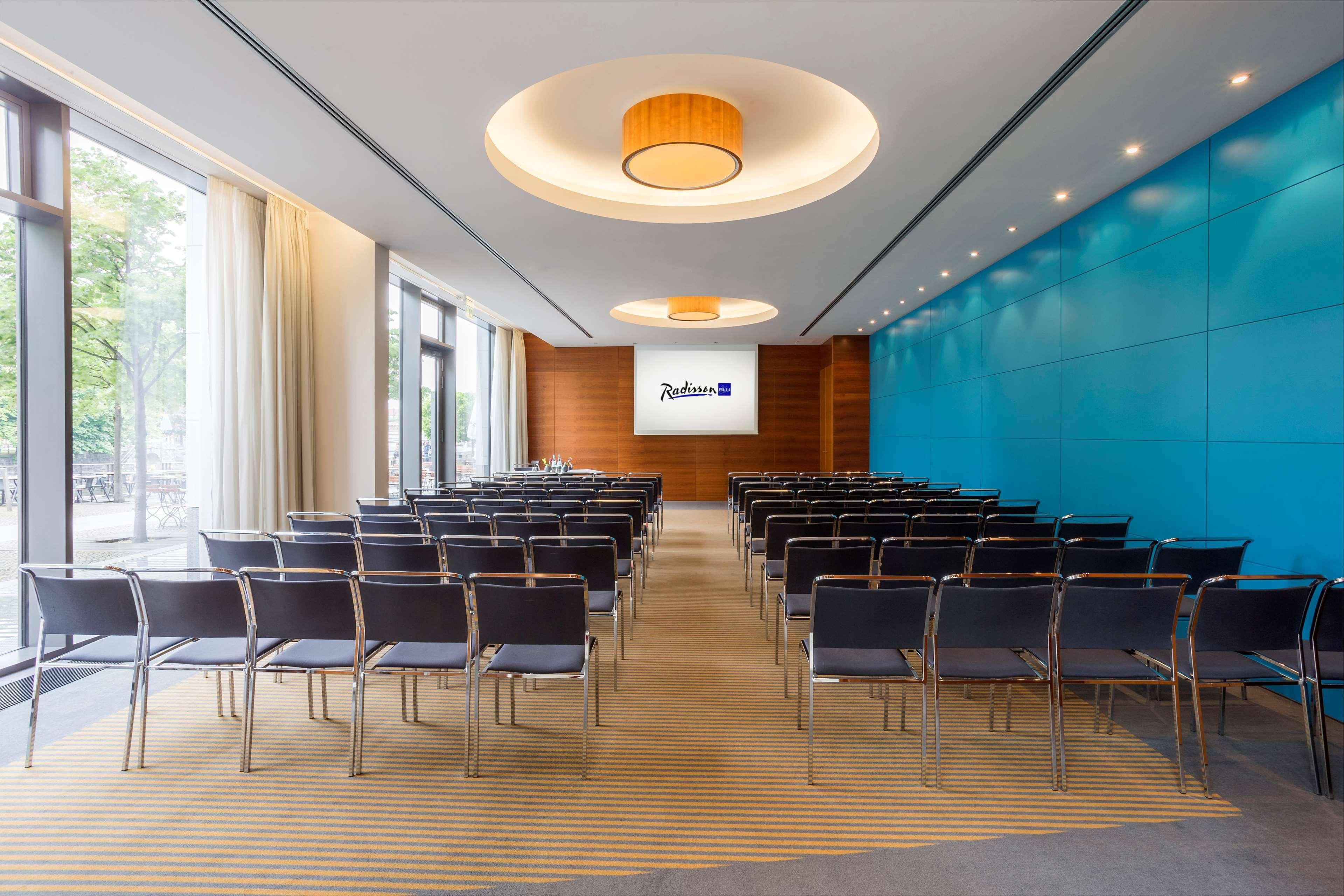 Radisson Collection Hotel, Hotel